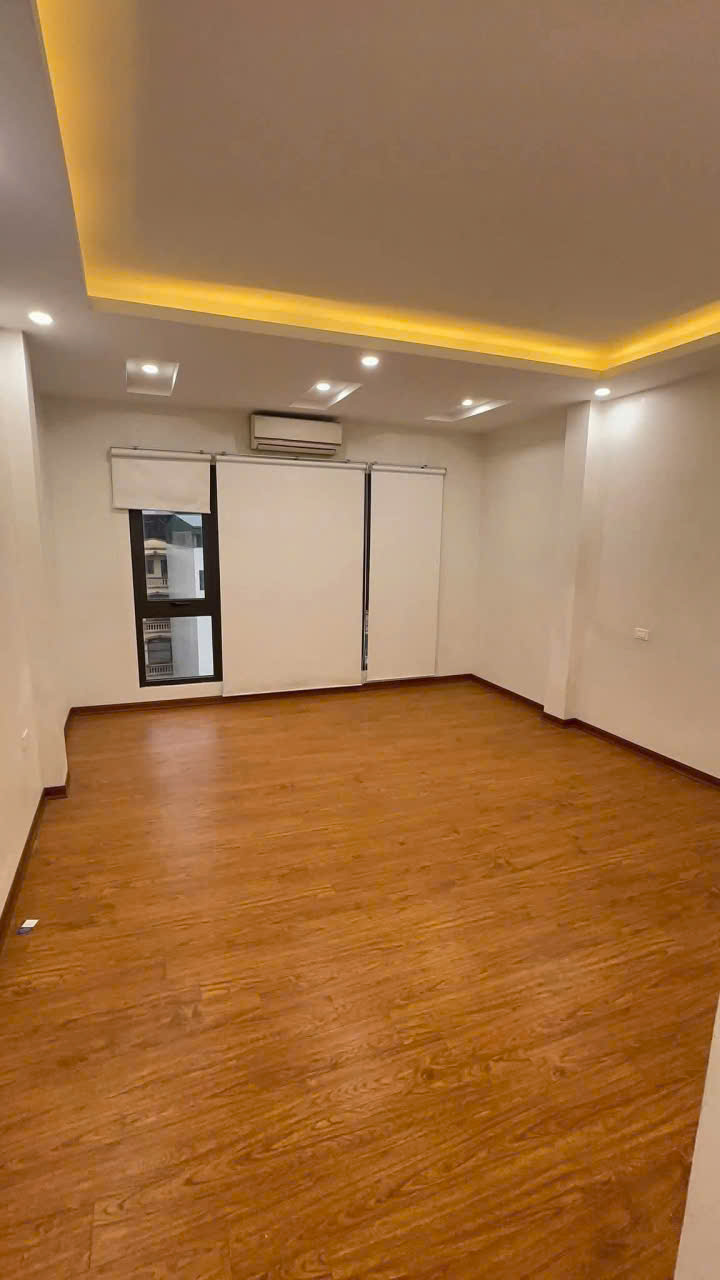 🏡 CHO THUÊ NHÀ LIỀN KỀ YÊN HÒA – CẦU GIẤY  80M² × 6 TẦNG  THANG MÁY  35 TRIỆU/THÁNG 16005901
