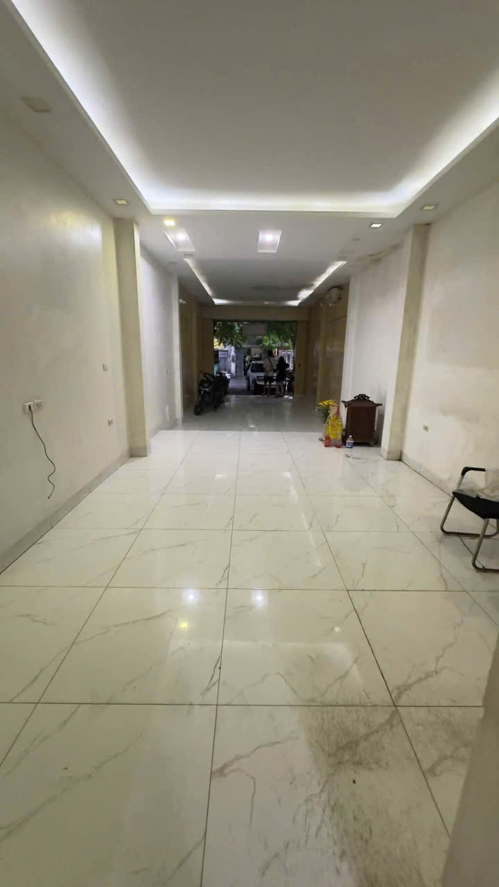 🏡 CHO THUÊ NHÀ LIỀN KỀ YÊN HÒA – CẦU GIẤY  80M² × 6 TẦNG  THANG MÁY  35 TRIỆU/THÁNG 16005901