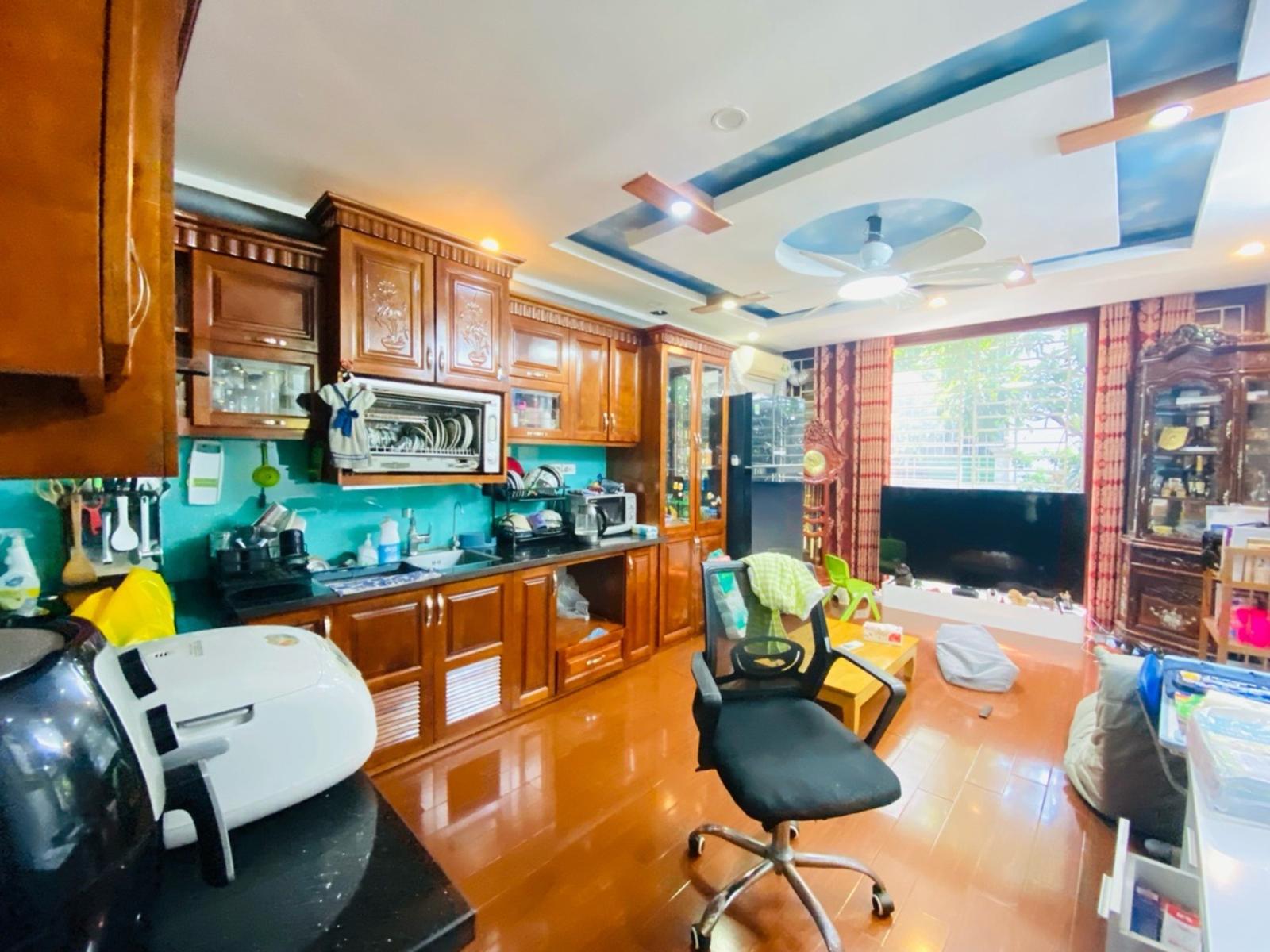 Bán nhà Việt Hưng, Long Biên, 5 tầng, 45m, MT 4m, ô tô 7chỗ vào nhà, siêu đẹp, đủ nội thất 16006081