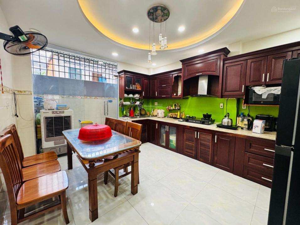 BÁN NHÀ KDC  GẦN ỦY BAN  BÌNH HƯNG, 3 TẦNG, 4x20 m , CHỈ 9.3 TỶ .0939345129 16006086