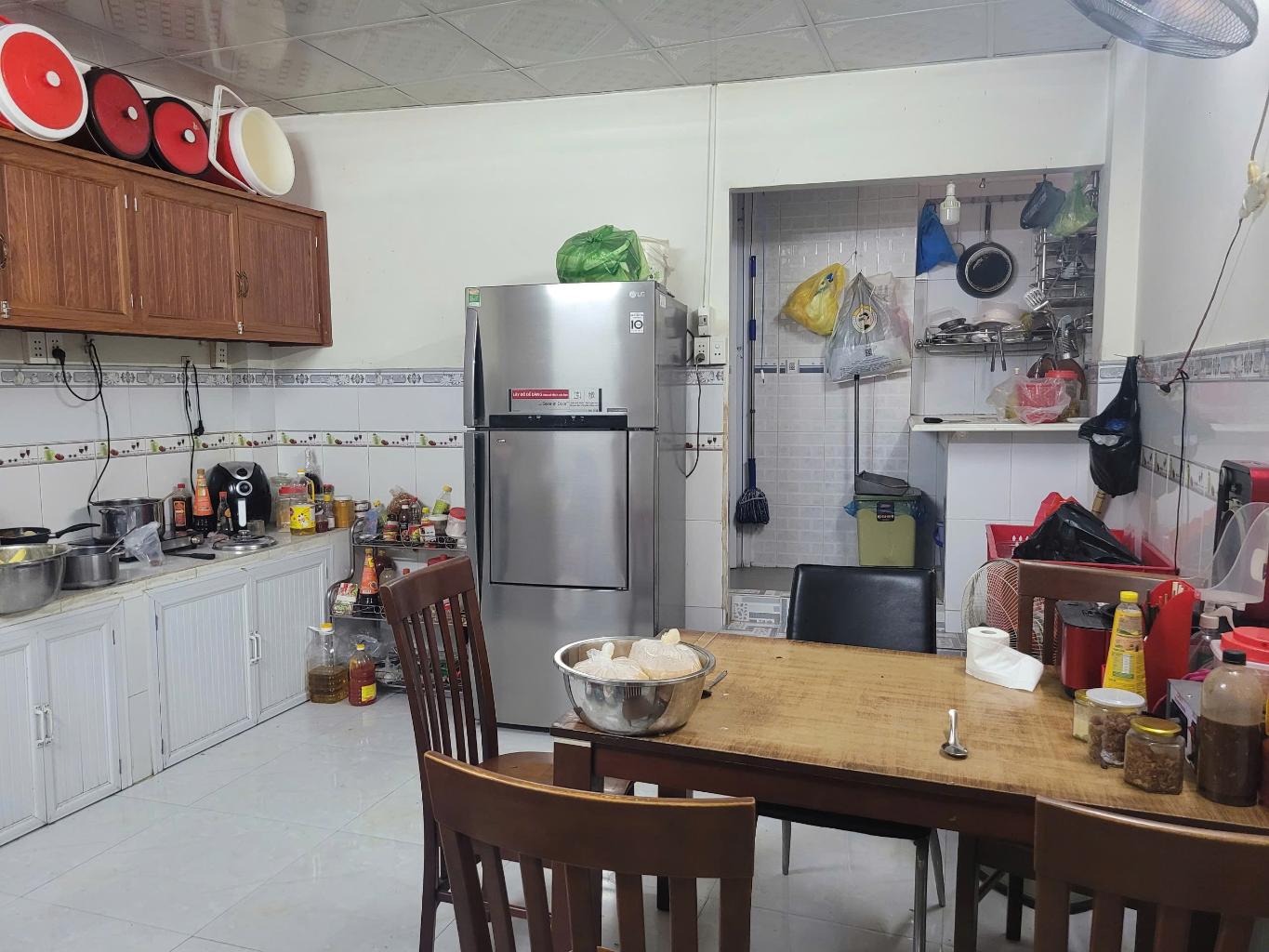 NHÀ 4 TẦNG *60M2(4*15m) KHU VỰC DĨ AN BÌNH DƯƠNG 16006091