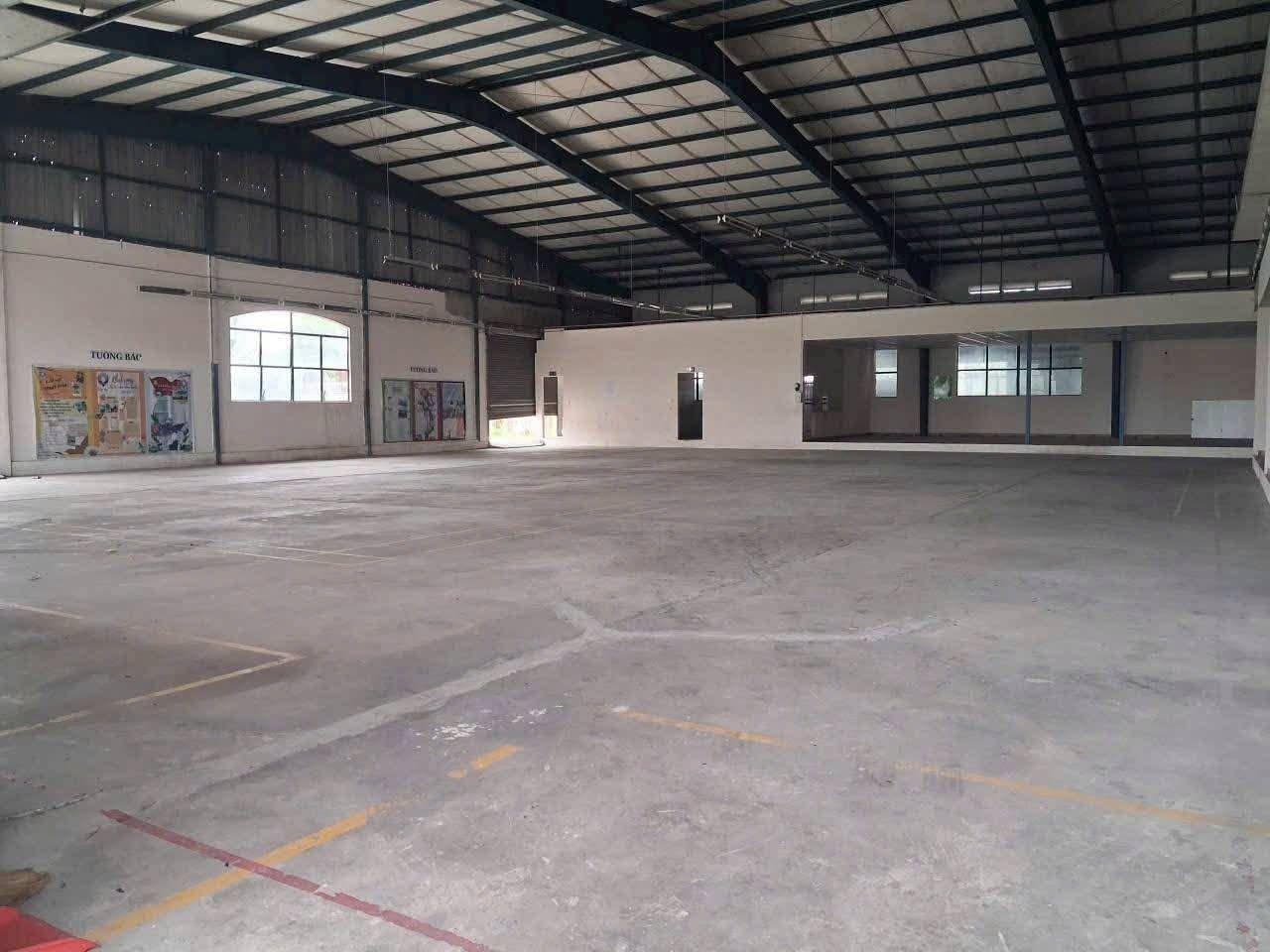 TÔI CẦN CHO THUÊ NHÀ - 5000 M2 MT NGUYỄN VĂN QUÁ. (GIÁ THUÊ 400 Triệu/ Tháng). 16006111