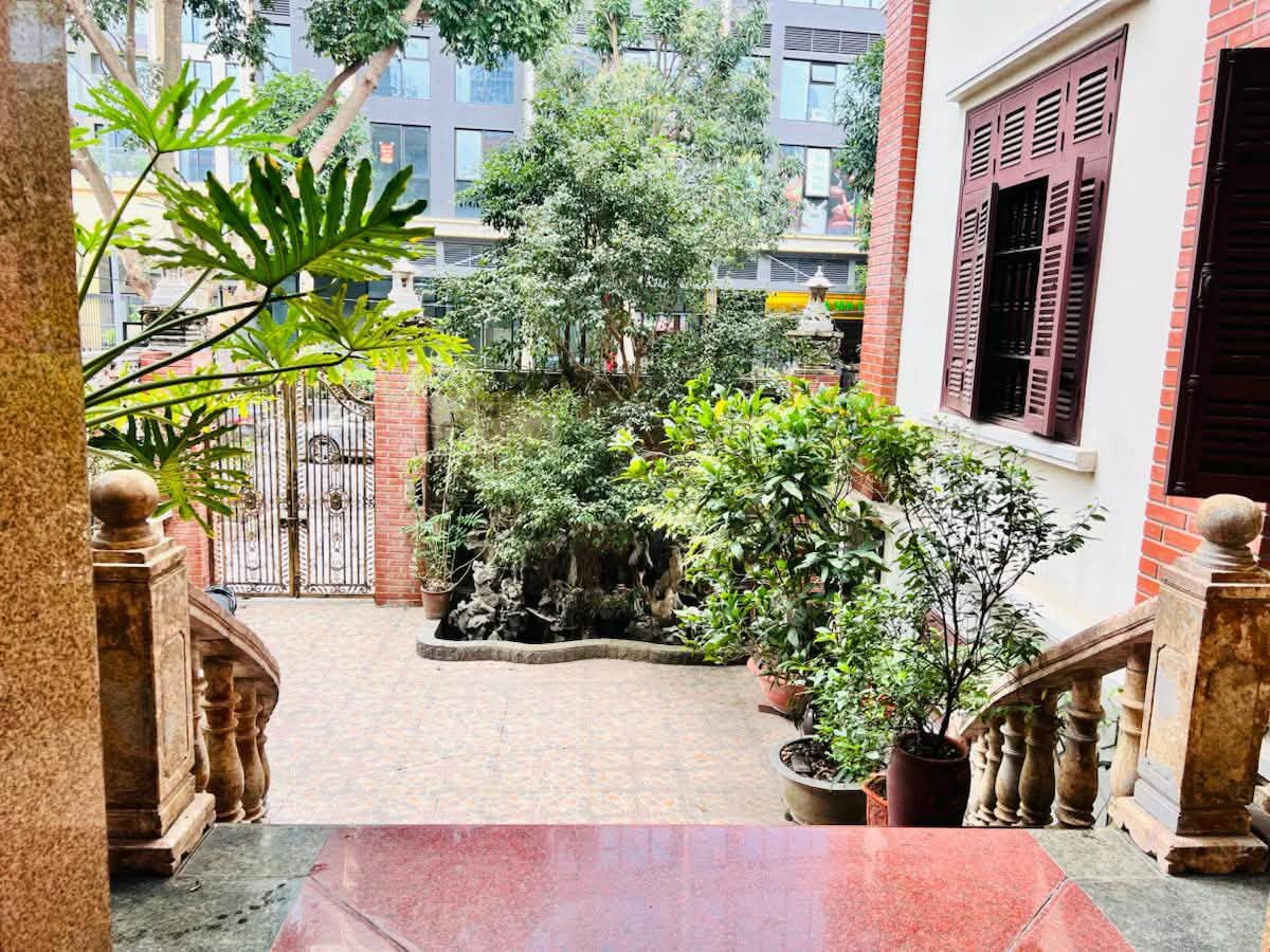 BIỆT THỰ, VƯỜN ĐÀO, NHẬT TÂN, TÂY HỒ-VỈA HÈ-KD-Ô TÔ: 195M X5T,MT 12M, GIÁ 173 TỶ. 16006123