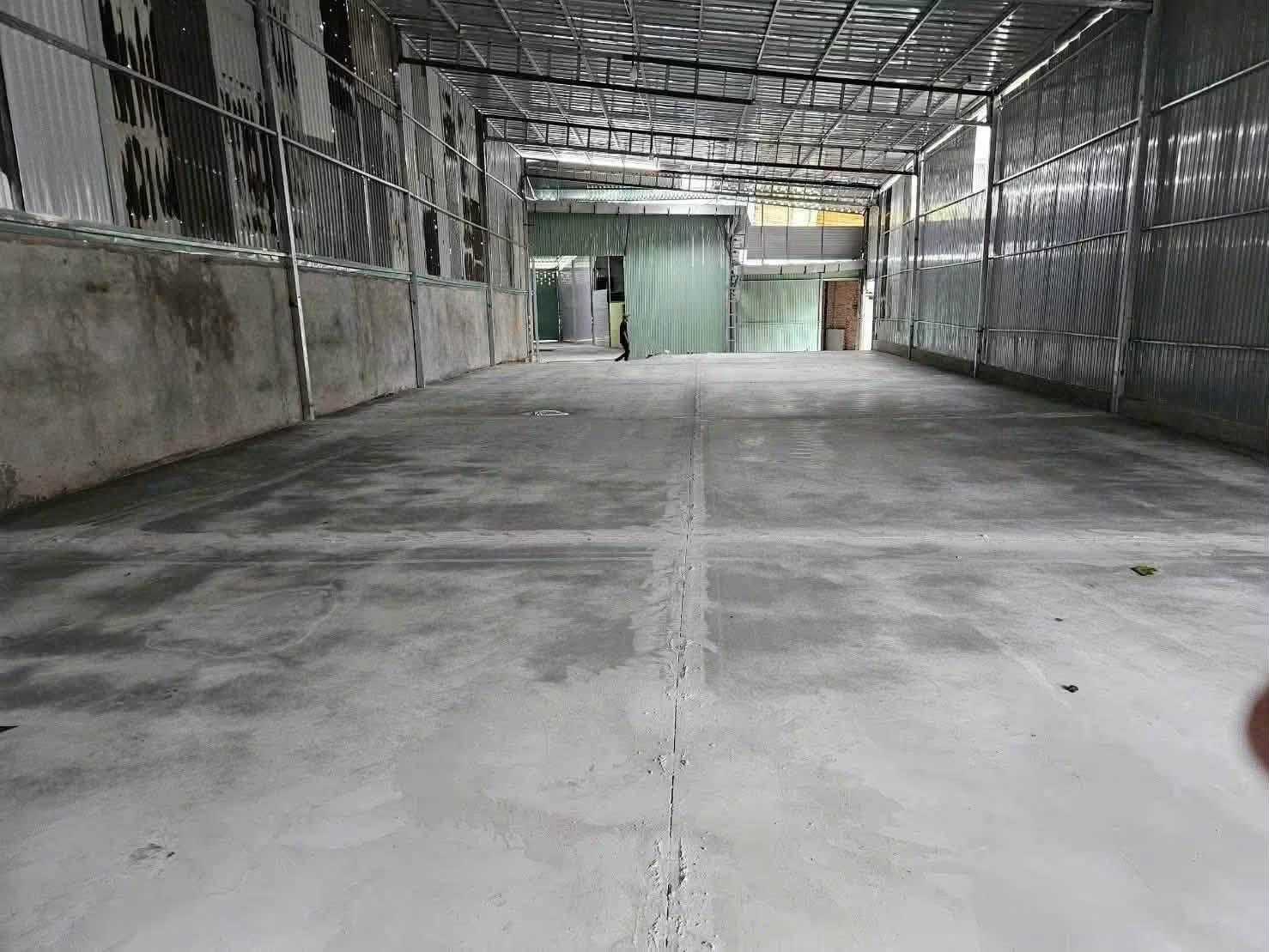 Cho thuê xưởng Xuân thới thượng 500m2 giá 20 triệu đường 12m 16006127