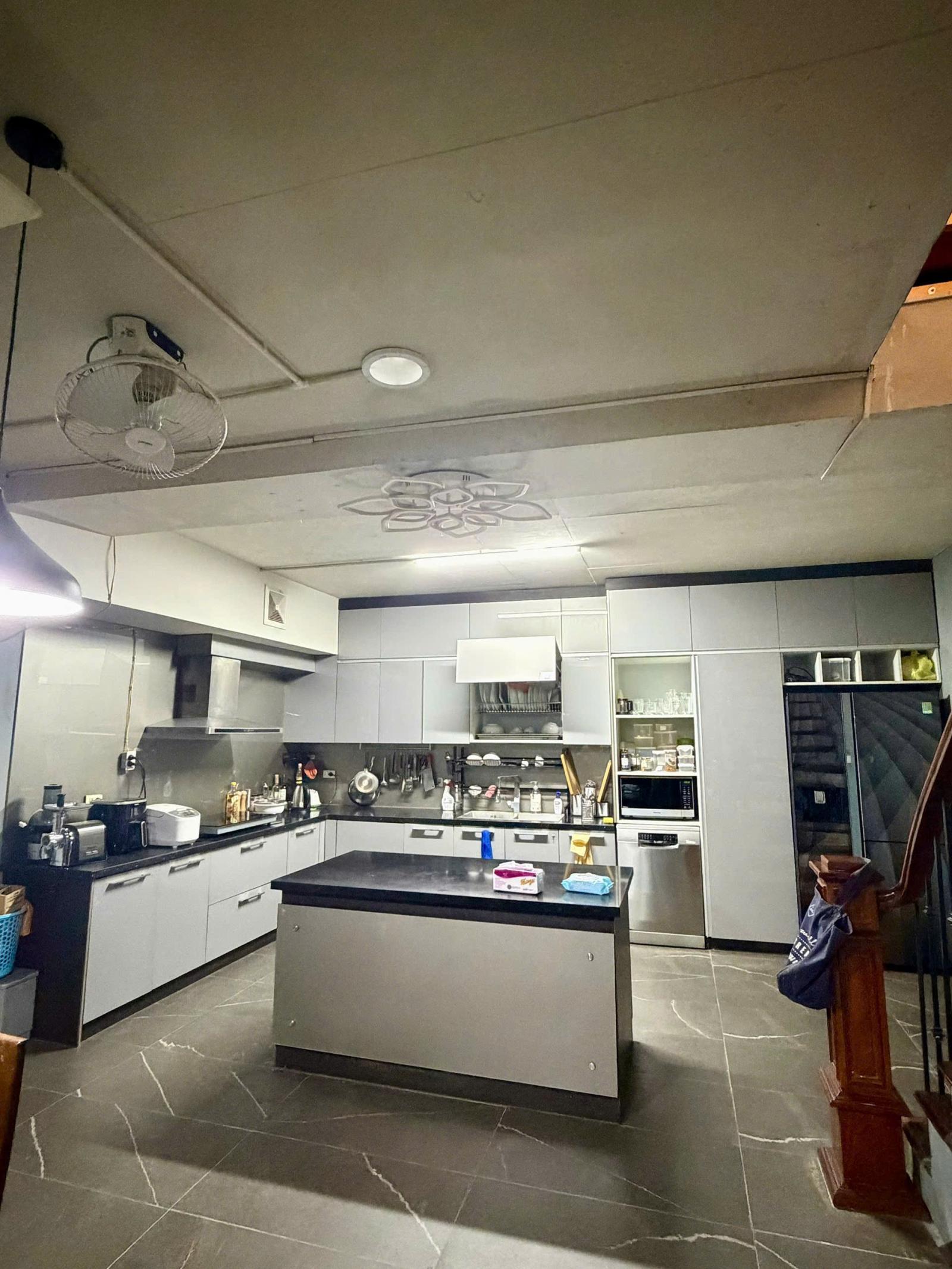 🏡 CHO THUÊ BIỆT PHỦ SÂN VƯỜN QUẢNG AN – TÂY HỒ  200M² × 2 TẦNG  25 TRIỆU/THÁNG 16006249