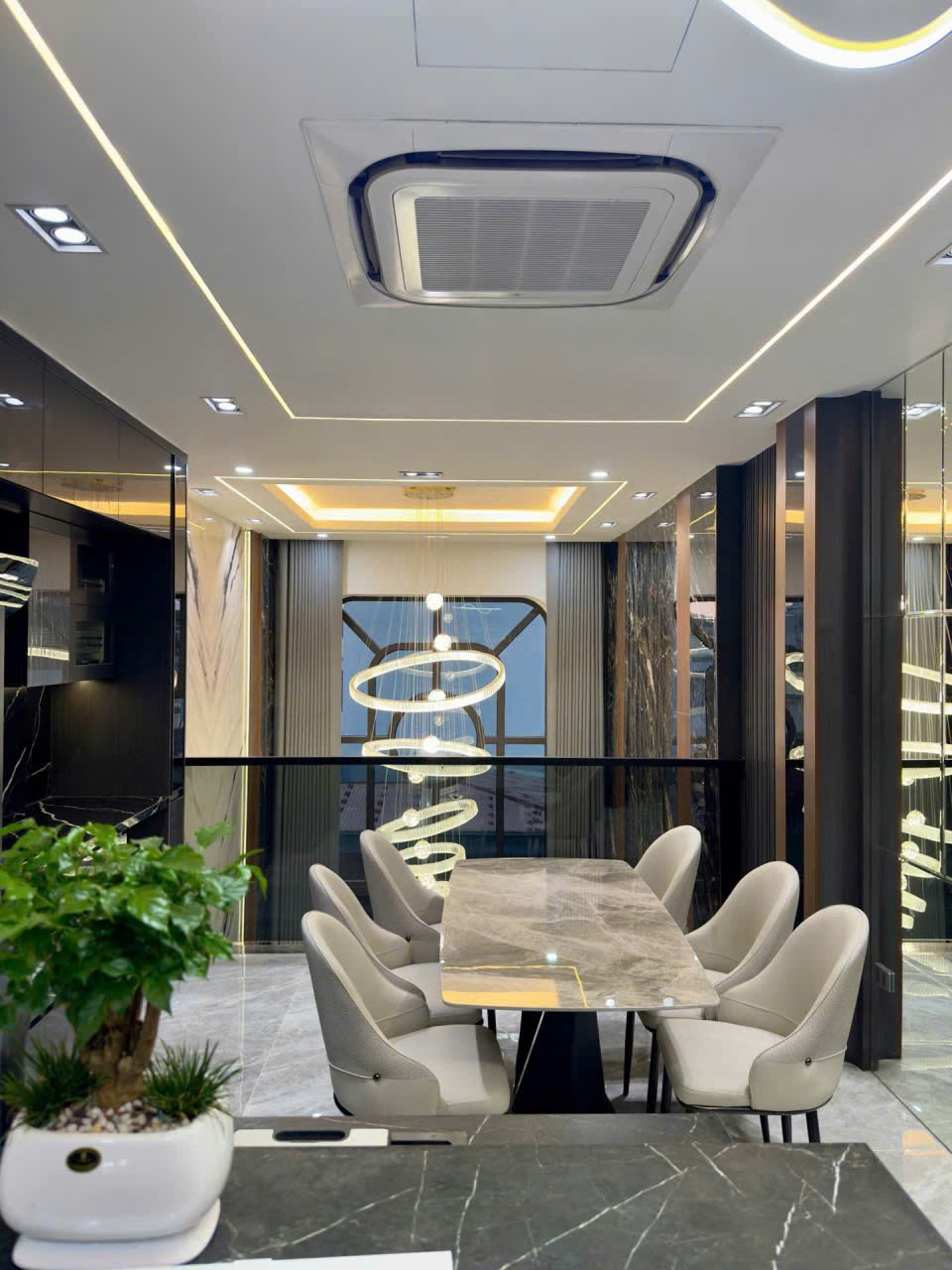 🏆 NHÀ PHỐ TRẠM – TÀI SẢN DÒNG TIỀN HIẾM  55M² × 7 TẦNG  GARA Ô TÔ + THANG MÁY  NHỈNH 23 TỶ
🔥 16006281