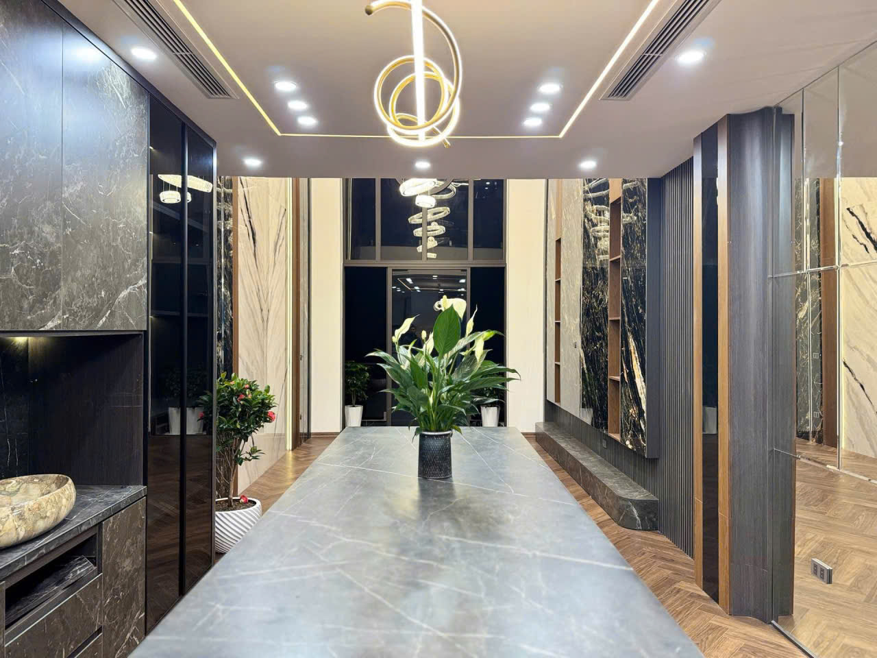 🏆 NHÀ PHỐ TRẠM – TÀI SẢN DÒNG TIỀN HIẾM  55M² × 7 TẦNG  GARA Ô TÔ + THANG MÁY  NHỈNH 23 TỶ
🔥 16006281