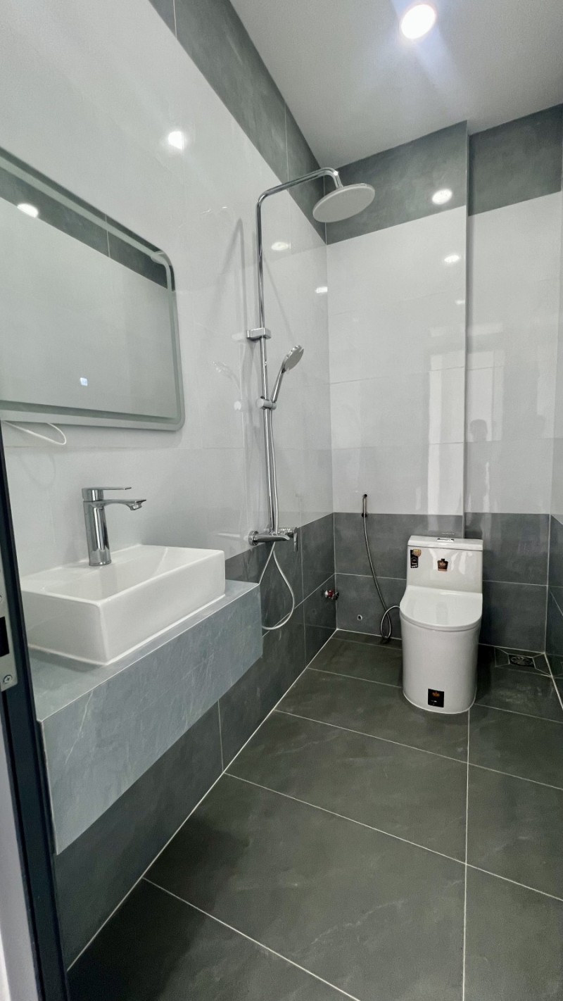 NHÀ MỚI NGAY TỐNG VĂN TRÂN Q11 48M2 3 TẦNG 4PN 3WC CHỈ 8.5 TỶ
 16006318