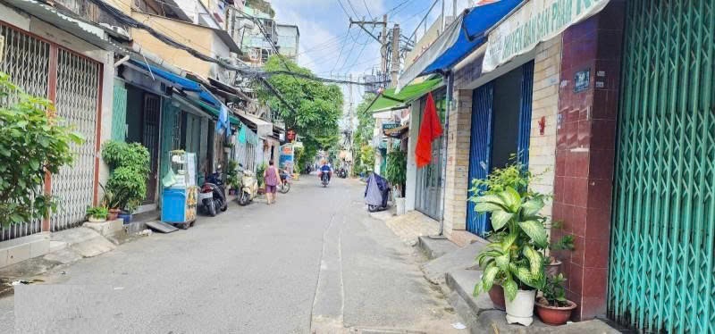 Bán nhà Mặt tiền Hoàng Xuân Nhị - gần Âu Cơ vào, 8,3x27m, Cấp 4, GPXD 8 tầng, 17,5 Tỷ. 16006337