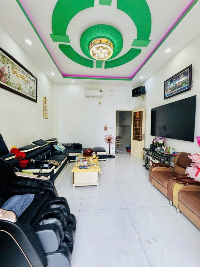 Bán nhà Mặt tiền Trịnh Đình Trọng - giao Kênh Tân Hóa, 4,2x18m, 5 Tầng - 5PN, 14 tỷ. 16006339