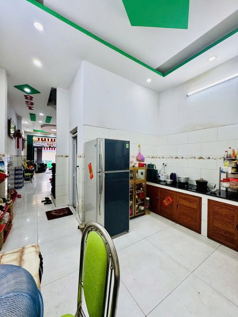 Bán nhà Mặt tiền Trịnh Đình Trọng - giao Kênh Tân Hóa, 4,2x18m, 5 Tầng - 5PN, 14 tỷ. 16006339