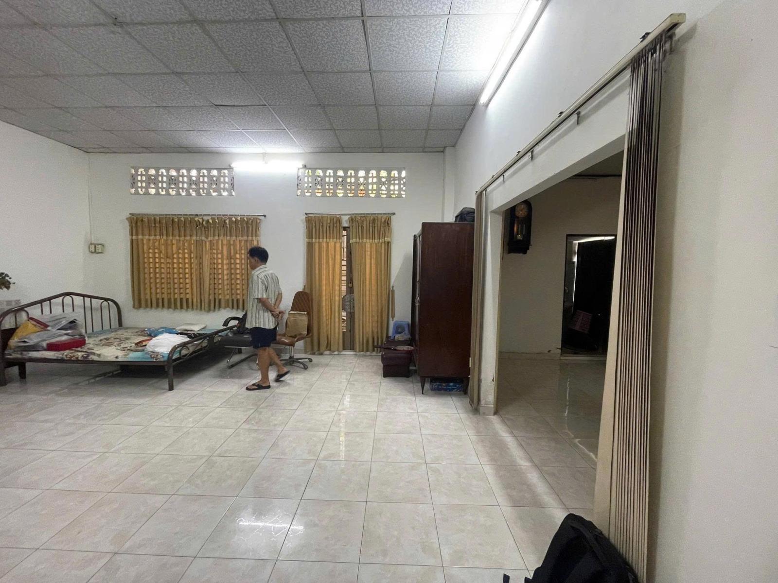 Bán nhà Mặt tiền Hoàng Xuân Nhị - gần Âu Cơ vào, 8,3x27m, Cấp 4, GPXD 8 tầng, 17,5 Tỷ. 16006340