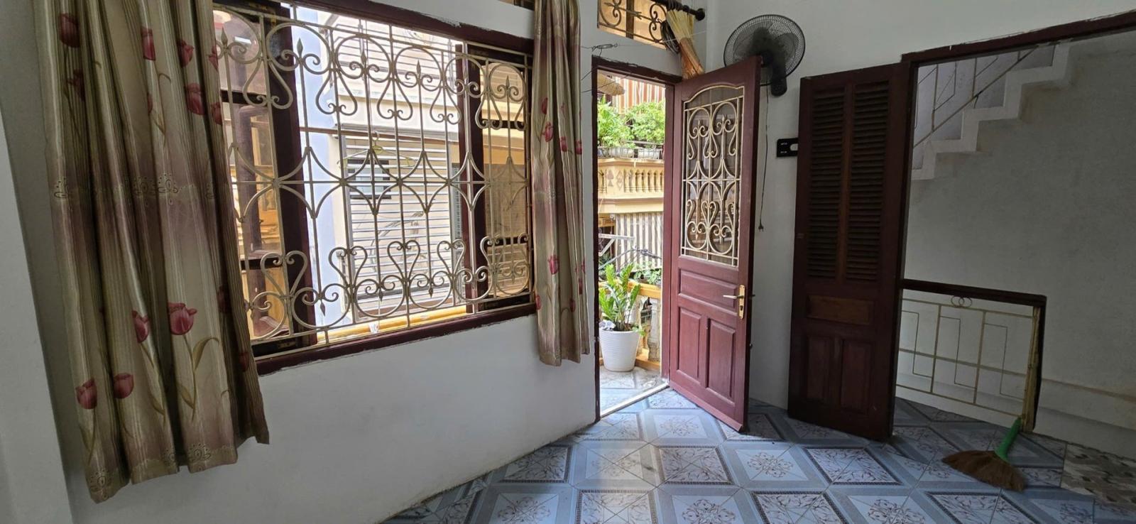 Bán Nhà Lê Trọng Tấn. Thanh Xuân. Ô Tô. DT 34m2. MT 6m. 4 Tầng. Giá 13.4 Tỷ. 16006379