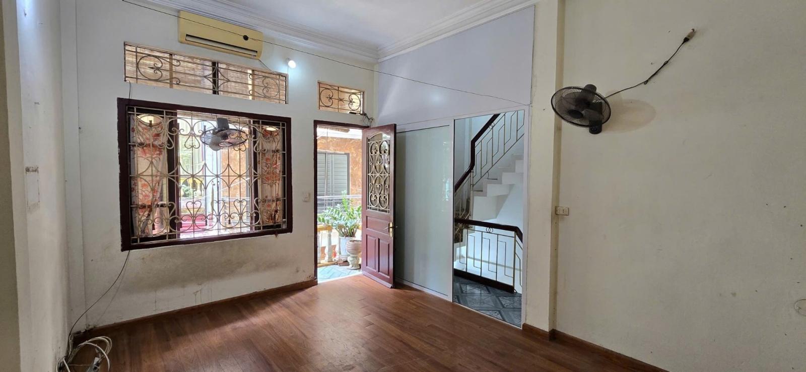 Bán Nhà Lê Trọng Tấn. Thanh Xuân. Ô Tô. DT 34m2. MT 6m. 4 Tầng. Giá 13.4 Tỷ. 16006379