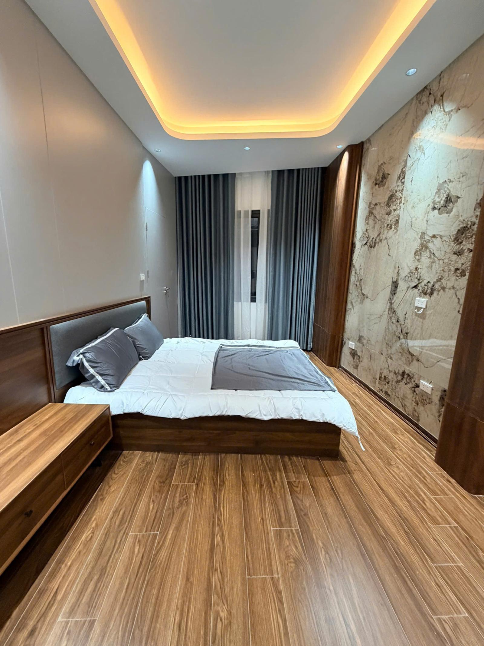 🏡 CHO THUÊ NHÀ NGUYÊN CĂN HỒ BA MẪU – ĐỐNG ĐA  35M² × 6 TẦNG  3PN  THANG MÁY  16 TRIỆU/THÁNG 16006381