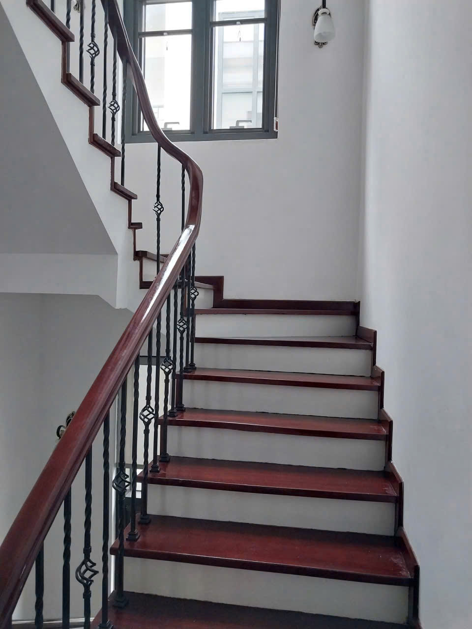Cho thuê nhà, 99m2_ 4.5T; Hoàng Quốc Việt, Tô Hiệu, Nghĩa Tân -24 tr 16006406