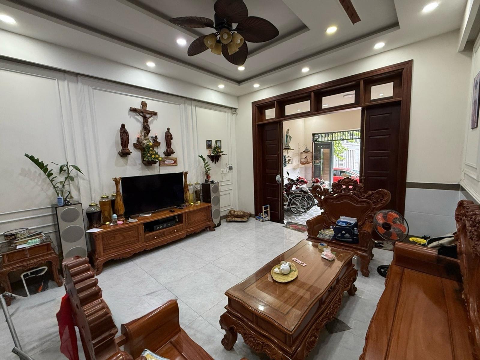 Bán nhà 5 tầng Tân Thới hiêp q12 5,5 x 19 [ 7,4 tỳ] HXH 8 m 16006413