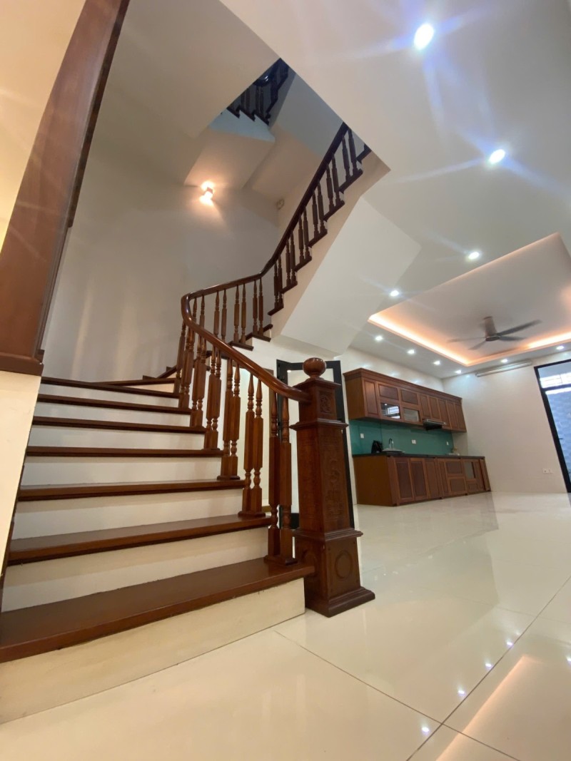 Bán nhà Ngọc Thuỵ,Long Biên 4 tầng,80m,mt4.5m vỉa hè,oto tránh nhỉnh 22 tỷ 16006482