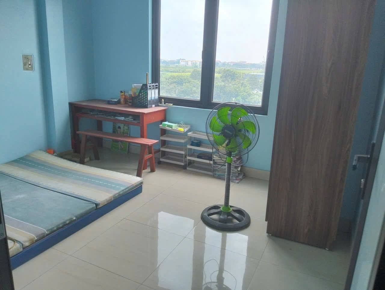 Cần cho thuê gấp 65m2, mt4.5m, 4T, 4N đủ đồ, 5.5tr, ô tô, Bắc Hồng, Đông Anh. 16006526