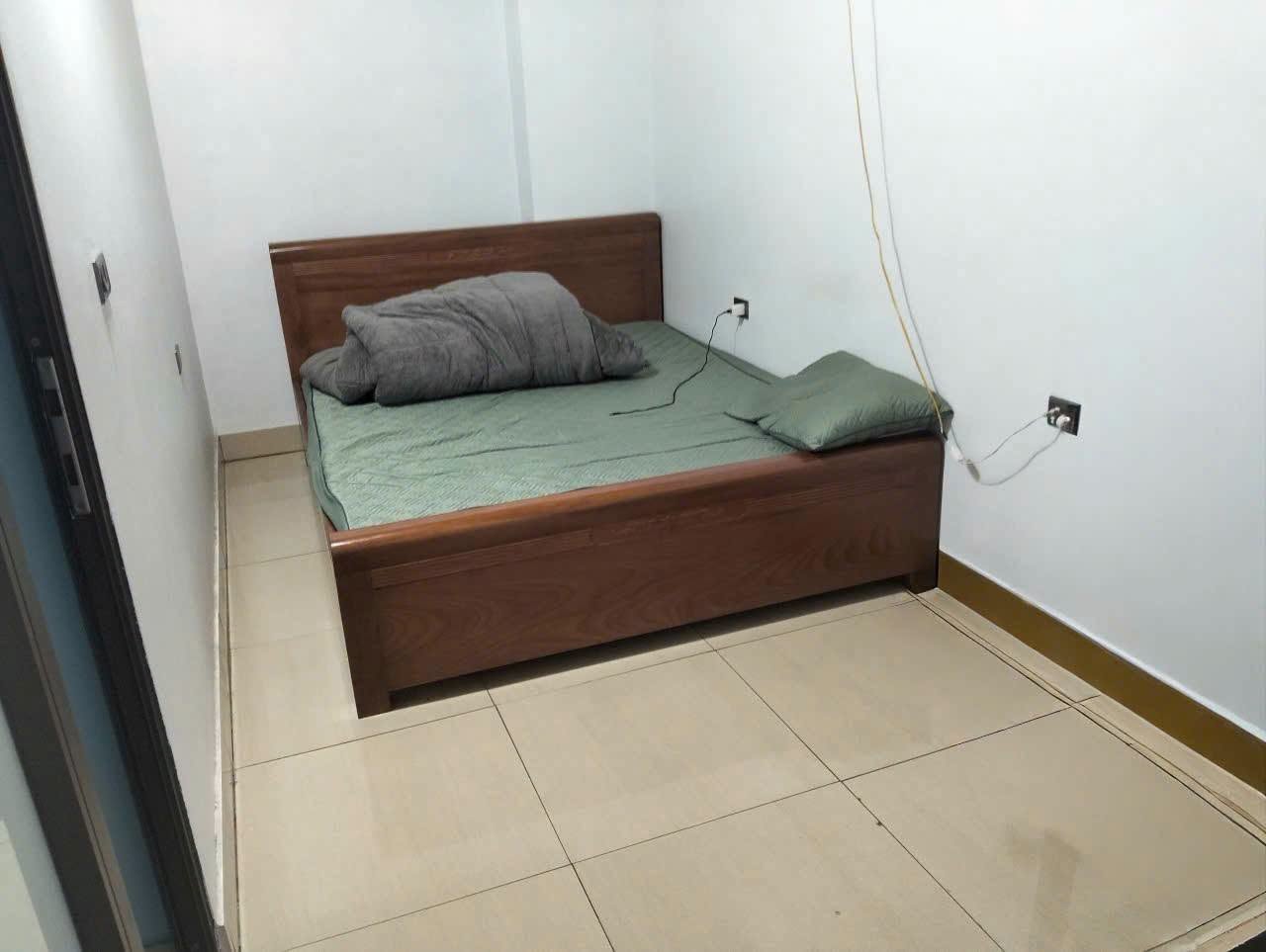 Cần cho thuê gấp 65m2, mt4.5m, 4T, 4N đủ đồ, 5.5tr, ô tô, Bắc Hồng, Đông Anh. 16006526