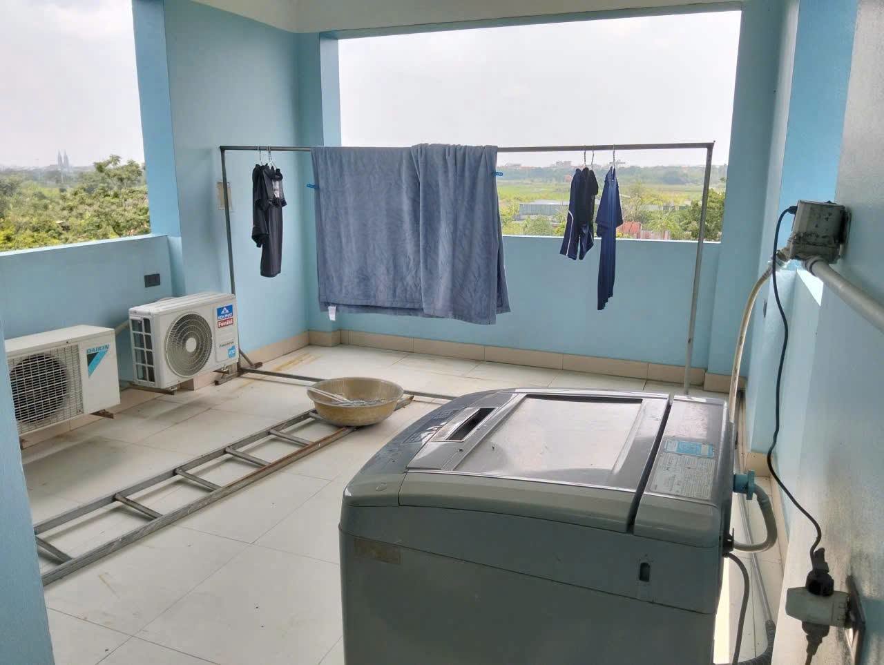 Cần cho thuê gấp 65m2, mt4.5m, 4T, 4N đủ đồ, 5.5tr, ô tô, Bắc Hồng, Đông Anh. 16006526