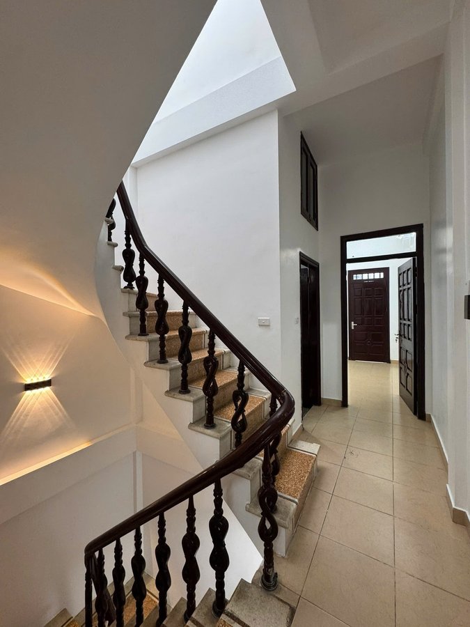 Bán Nhà Đường Hoàng Mai. Ô Tô. DT 45m2. MT 3.6m. 4 Tầng. Giá 11.9 Tỷ.  16006535