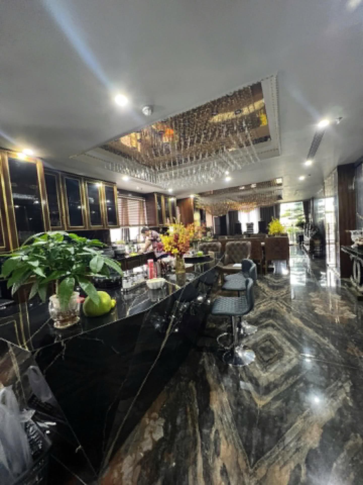 Toà nhà mặt phố Nguyễn Văn Cừ, 140m x 10 tầng, MT 8.6m, dòng tiền 4 tỷ/năm 16006598
