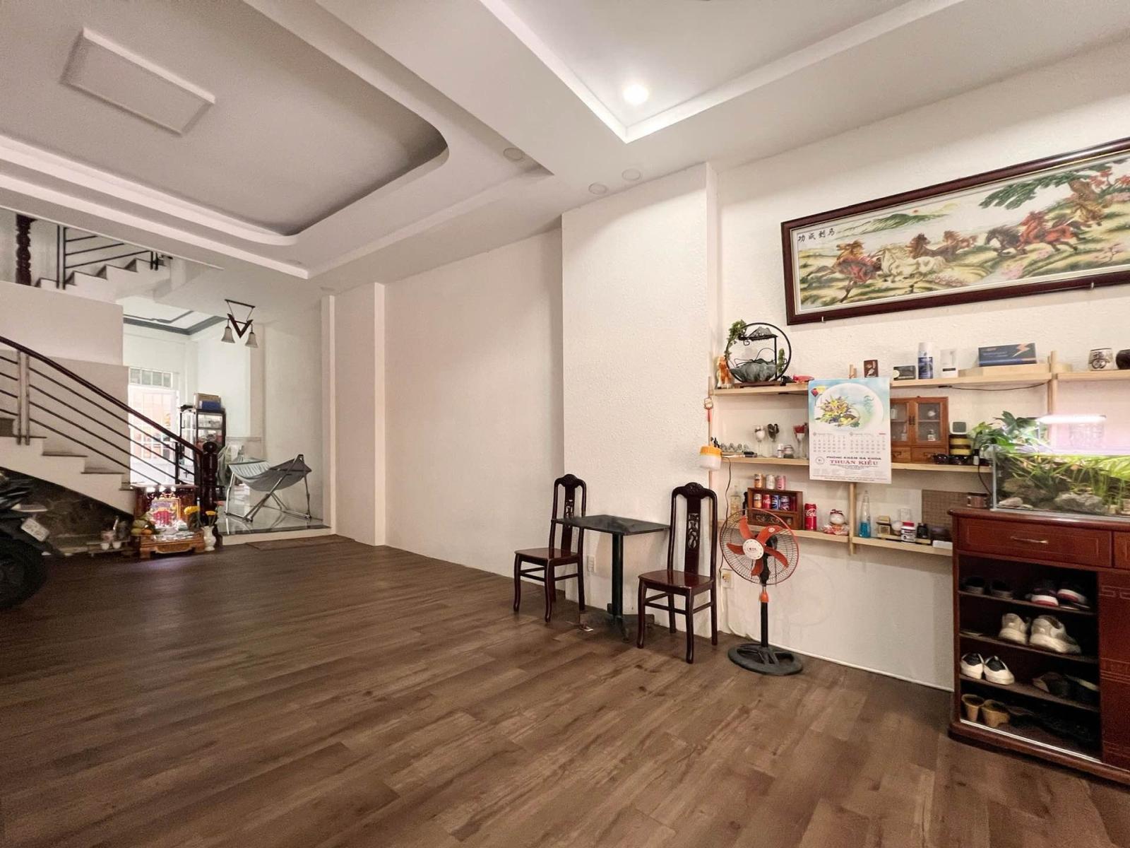 Bán Nhà Mặt Phố Quận 8 - 4 Tầng, 6 Phòng Ngủ, Giá 13.9 Tỷ 16006667