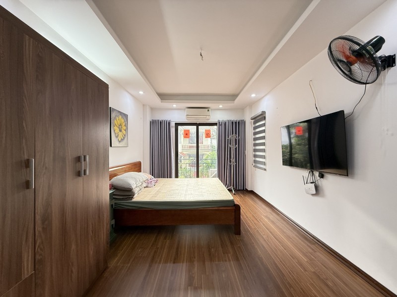 Bán nhà Việt Hưng,Long Biên 5 tầng,35m oto đỗ cổng nhỉnh 7 tỷ 16006702