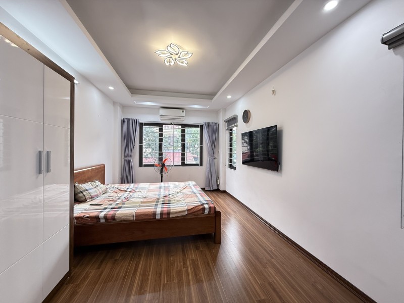 Bán nhà Việt Hưng,Long Biên 5 tầng,35m oto đỗ cổng nhỉnh 7 tỷ 16006702