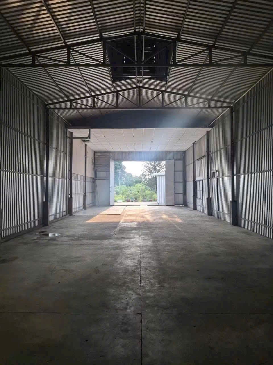 XƯỞNG ĐẸP XE TẢI 10 TẤN XUÂN THỚI THƯỢNG – 250M² - CHỈ 13TR/THÁNG! 16006707