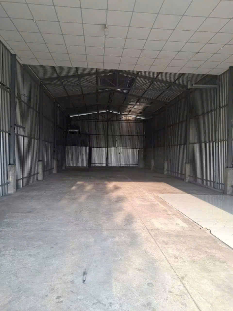 XƯỞNG ĐẸP XE TẢI 10 TẤN XUÂN THỚI THƯỢNG – 250M² - CHỈ 13TR/THÁNG! 16006707