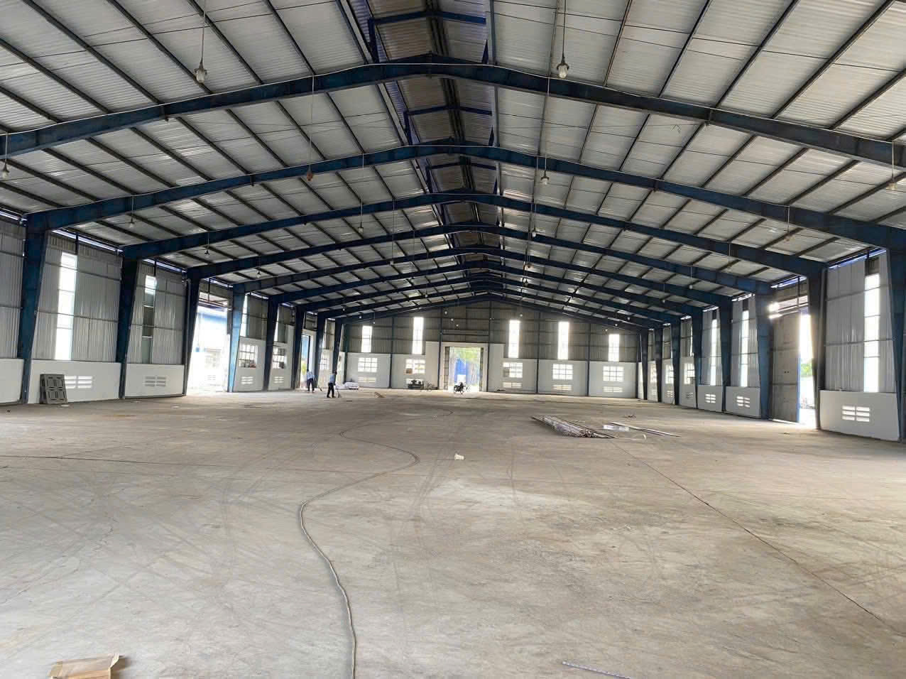 KHO XƯỞNG CHUẨN LOGISTICS NGAY CẦU VƯỢT BÌNH PHƯỚC – XE CONTAINER ĐẬU CỬA 16006771