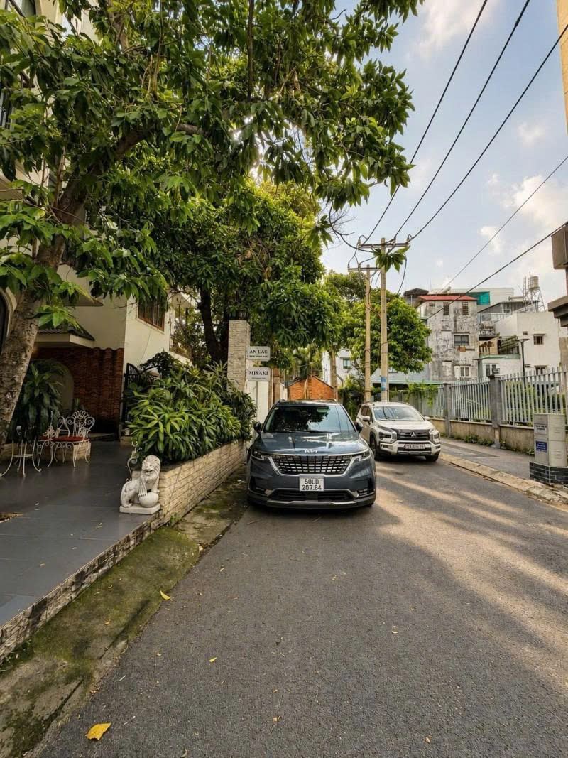 Bán nhà Biệt thự - Mặt tiền Sông Nhuệ - ngay Khu Sân Bay, 18,5x20m, 3 Tầng, chỉ 64 Tỷ. 16006787