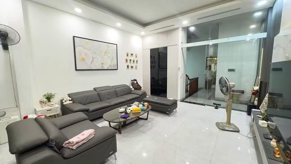TÒA NHÀ LẠC TRUNG, HAI BÀ TRƯNG – PHÂN LÔ – Ô TÔ TRÁNH – GARA 7 CHỖ – 86M² – 6 TẦNG – MT 5,4M – 16006864