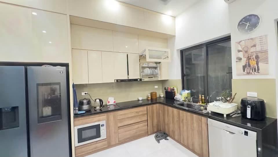 TÒA NHÀ LẠC TRUNG, HAI BÀ TRƯNG – PHÂN LÔ – Ô TÔ TRÁNH – GARA 7 CHỖ – 86M² – 6 TẦNG – MT 5,4M – 16006864