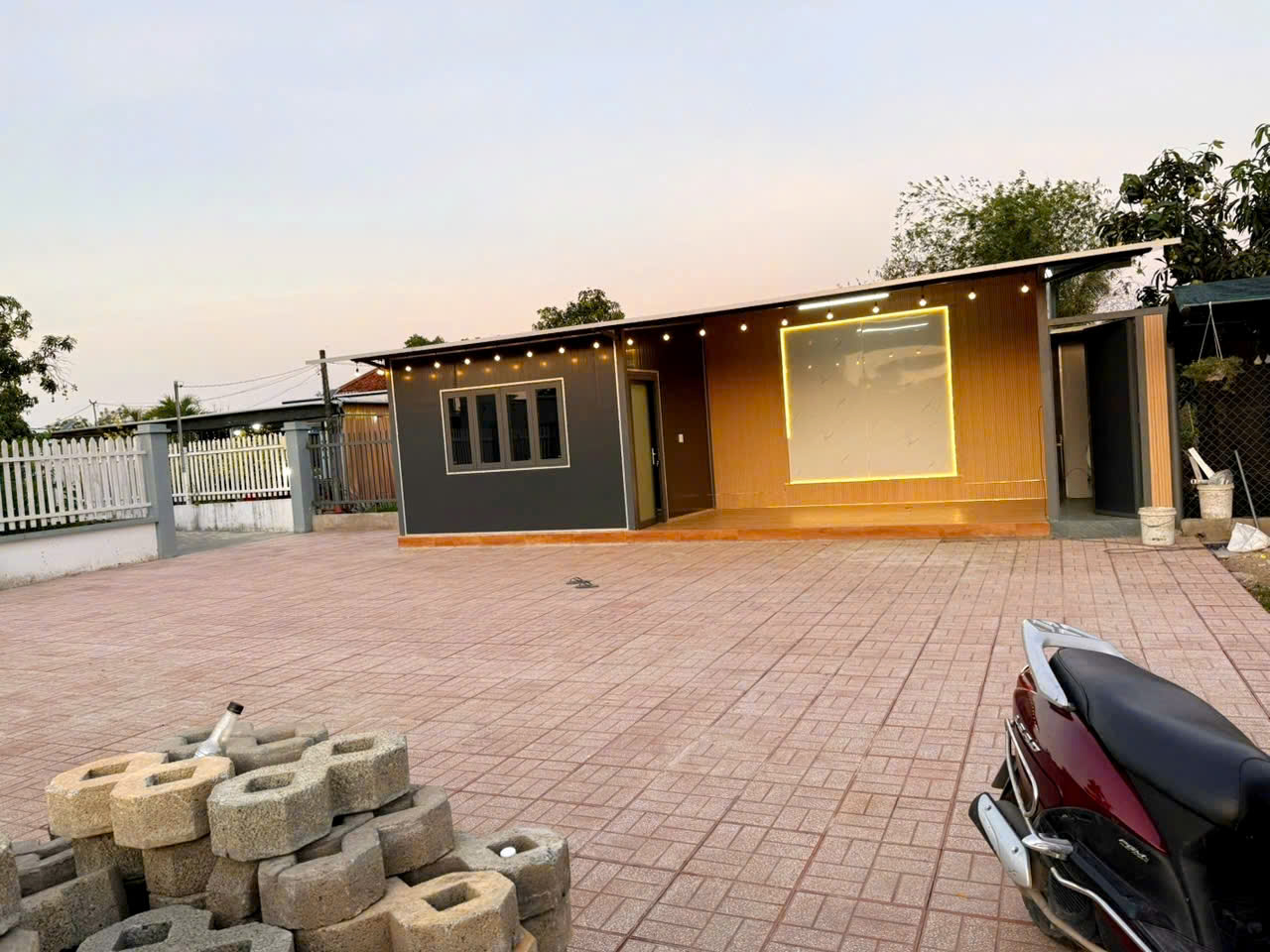 CẦN BÁN 2200M2 NHÀ VƯỜN NGHĨ DƯỠNG HẺM XE HƠI TỚI NHÀ 16006924
