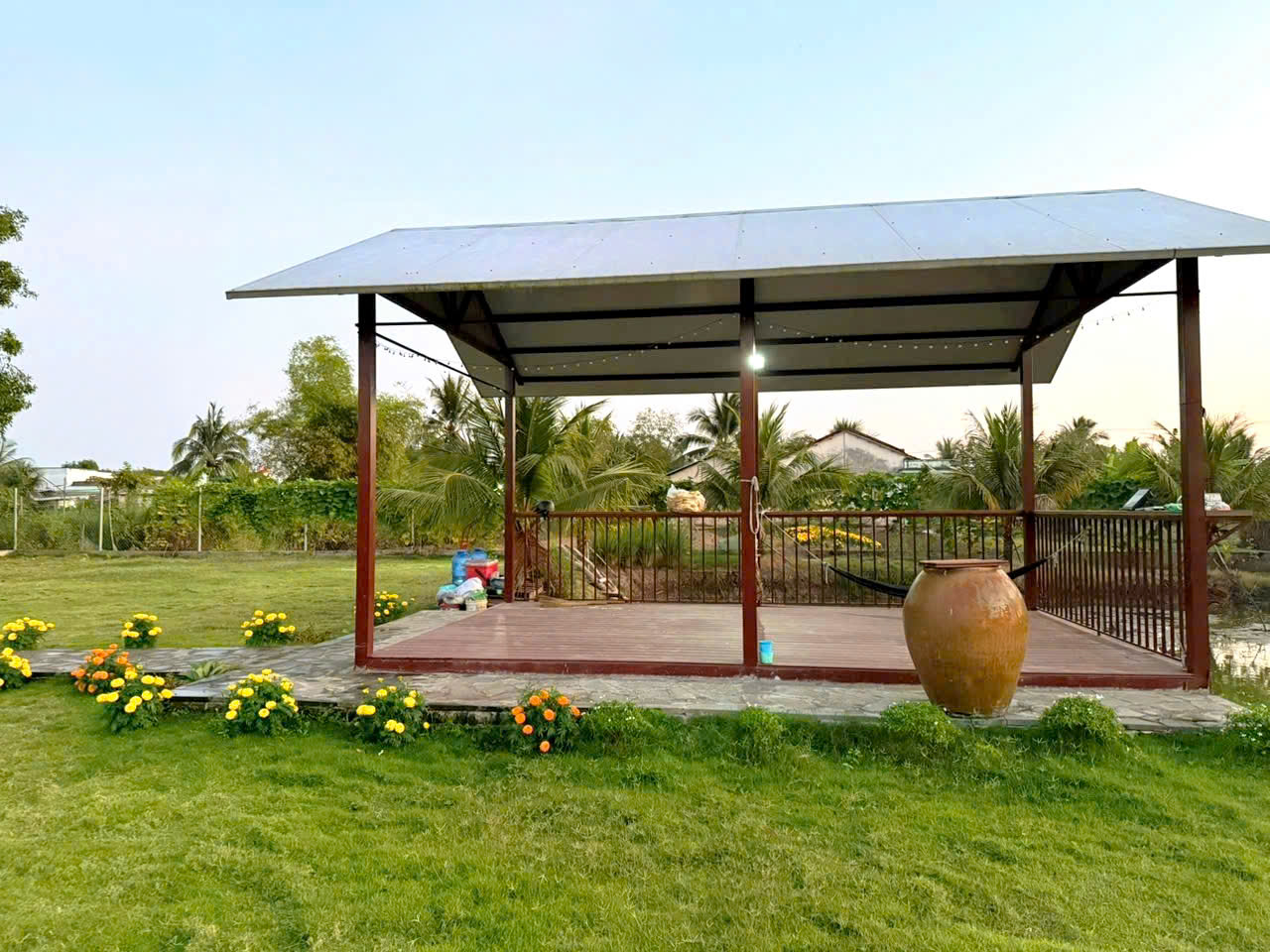 CẦN BÁN 2200M2 NHÀ VƯỜN NGHĨ DƯỠNG HẺM XE HƠI TỚI NHÀ 16006924