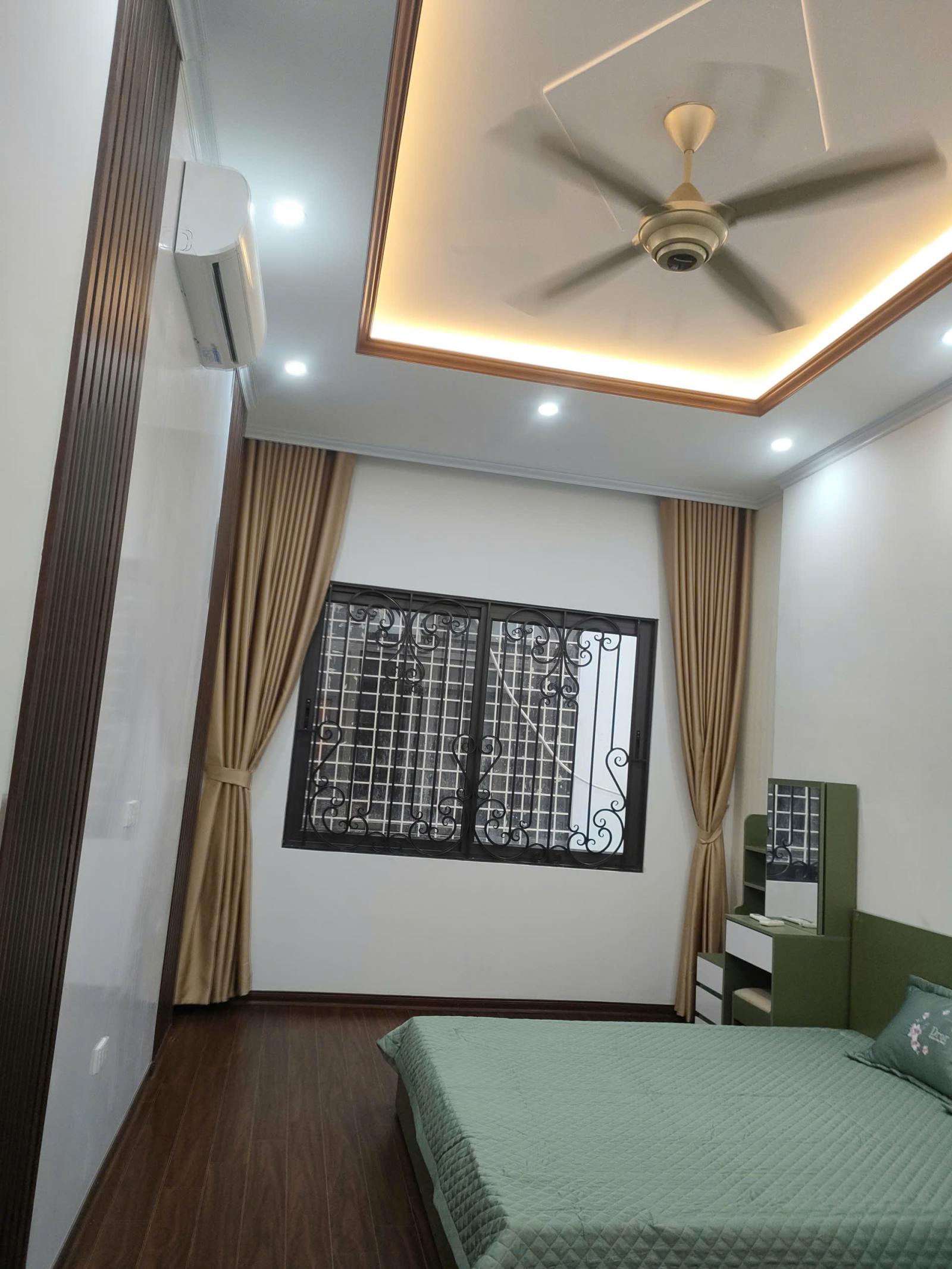 Bán gấp giá rẻ chung cư Trần Thủ Độ 83m, tầng 9, mặt thoáng 10m, 5.7 tỷ Hoàng Mai. 16006931