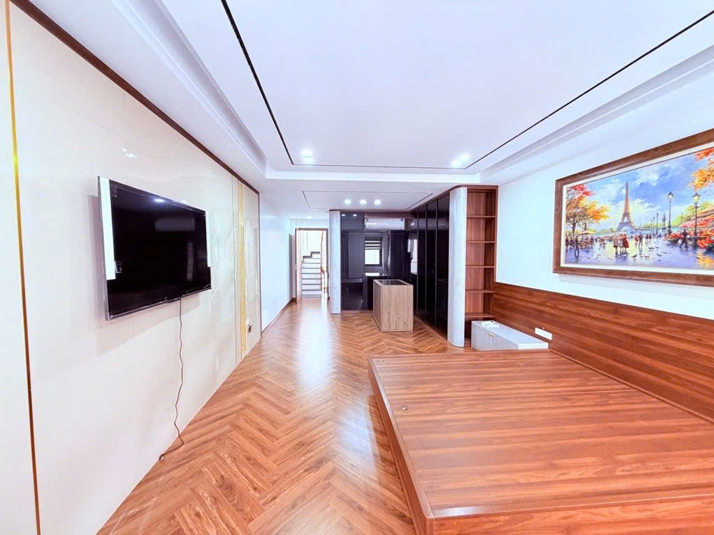 🏡🔥 NHÀ PHỐ TRẠM – Ô TÔ TRÁNH  56M² x 7 TẦNG  GARA Ô TÔ  THANG MÁY  FULL NỘI THẤT 🔥🏡 16006937