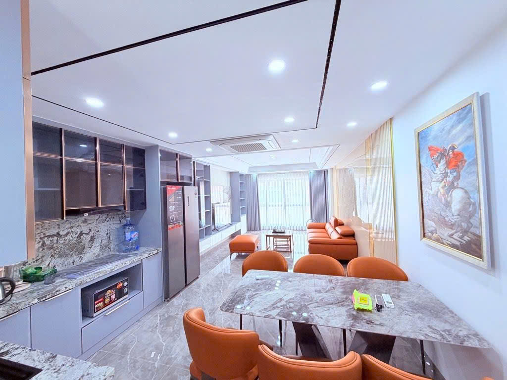 🏡🔥 NHÀ PHỐ TRẠM – Ô TÔ TRÁNH  56M² x 7 TẦNG  GARA Ô TÔ  THANG MÁY  FULL NỘI THẤT 🔥🏡 16006937
