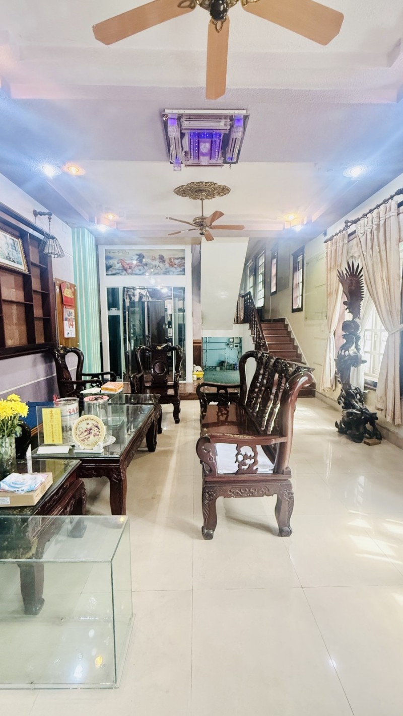 Bán nhà Lô góc - Mặt tiền Hẻm 496 Dương Quảng Hàm. 6x19m, 5 Tầng - 6PN, 22,5 Ty. 16007015