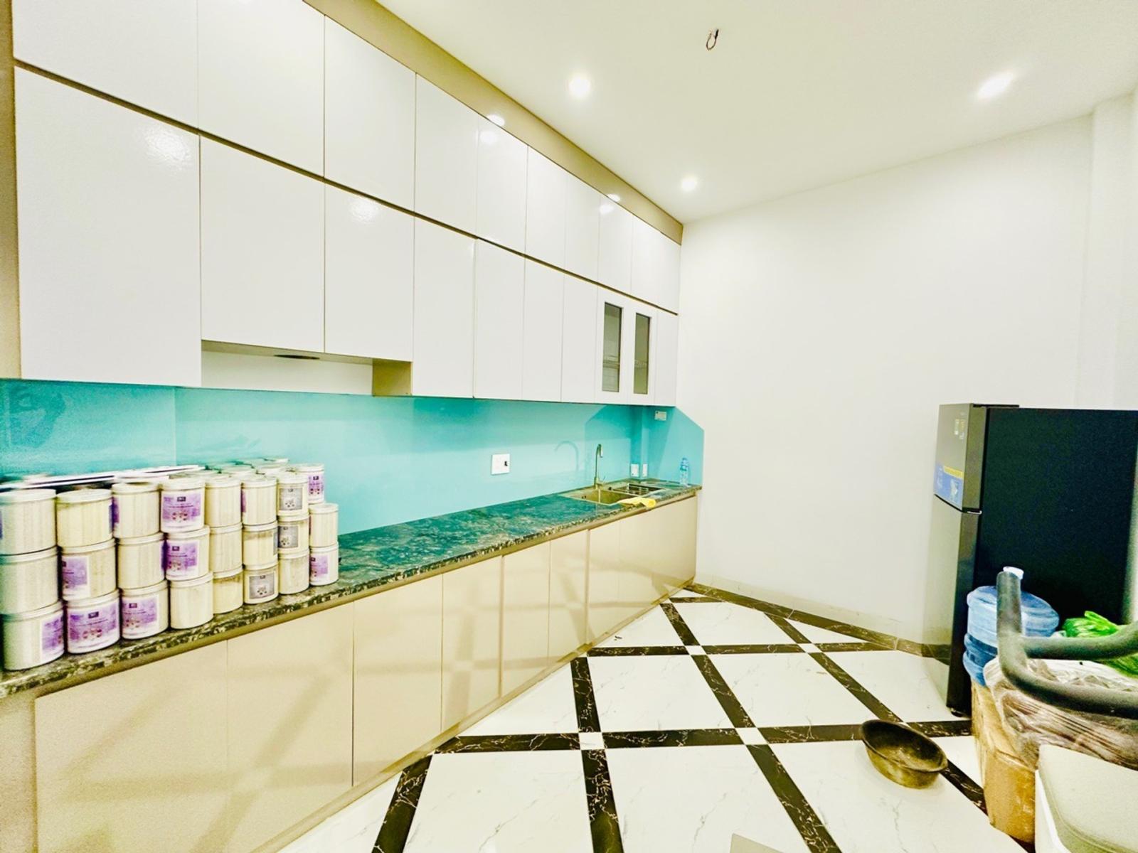 Bán nhà Bát Khối 6 tỷ 33m ô tô đỗ cửa,nhà uy tín 16007093