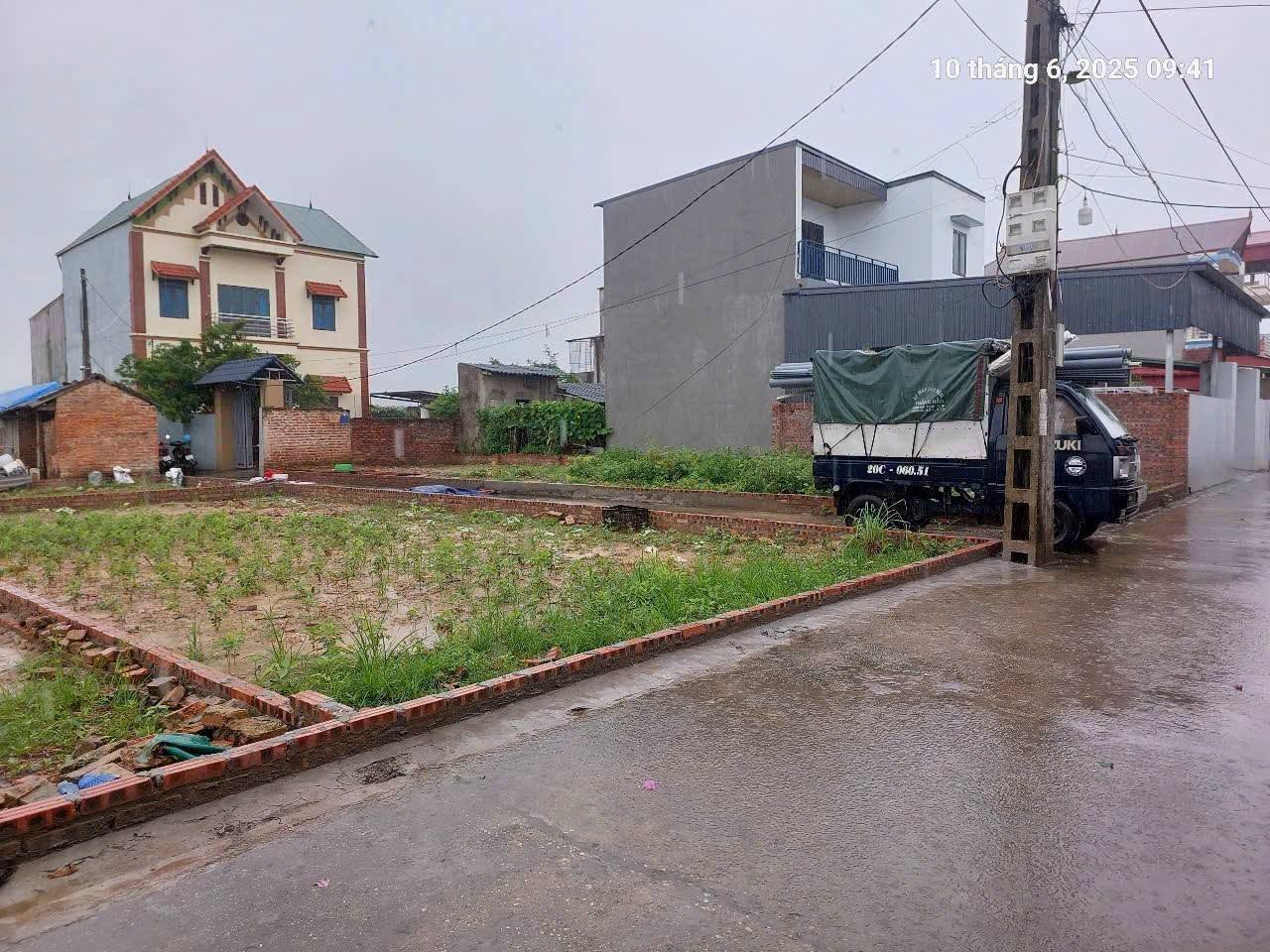 Quang Tiến, Sóc Sơn, thay mặt chủ sổ, e chào bán : 100m2, mt6.8m, lô góc, xe tải, thông 3.5 tỷ. 16007098