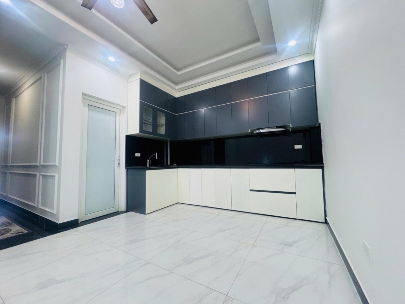 Bán nhà Thượng Thanh 21 tỷ 75m vỉa hè thang máy ô tô đỗ cửa 16007105