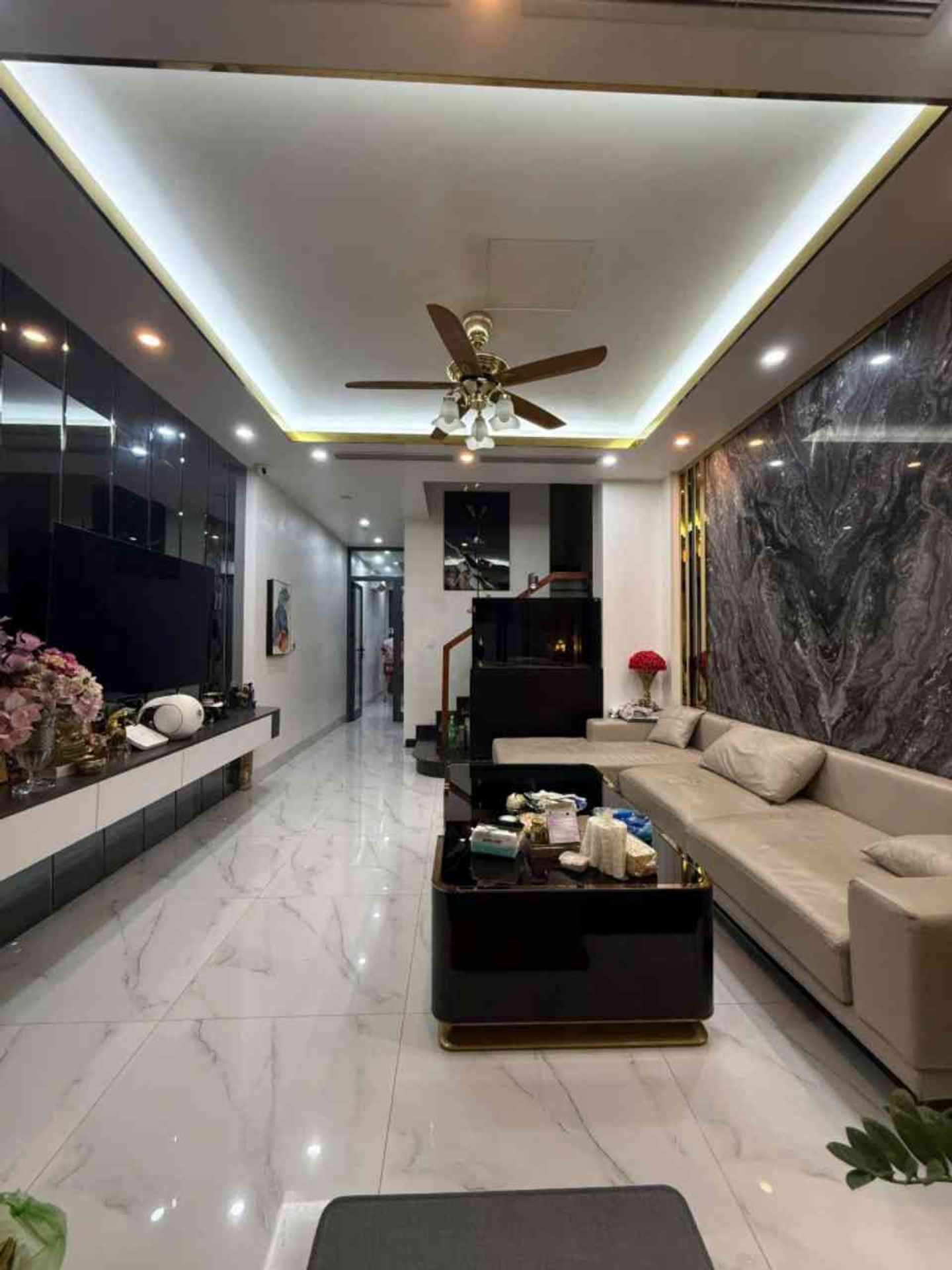 Bán nhà Lý Sơn 18 tỷ 70m vỉa hè thang máy kinh doanh 16007107
