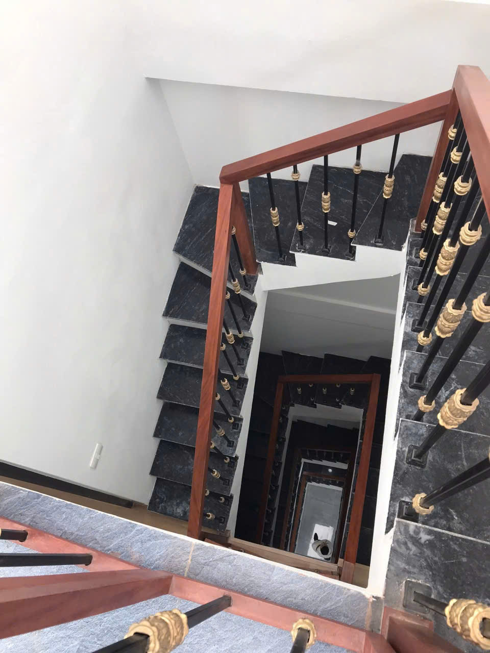 CHO THUÊ NHÀ NGUYÊN CĂN VŨ TÔNG PHAN – THANH XUÂN  40M² × 6 TẦNG  6PN  22 TRIỆU/THÁNG 16007199