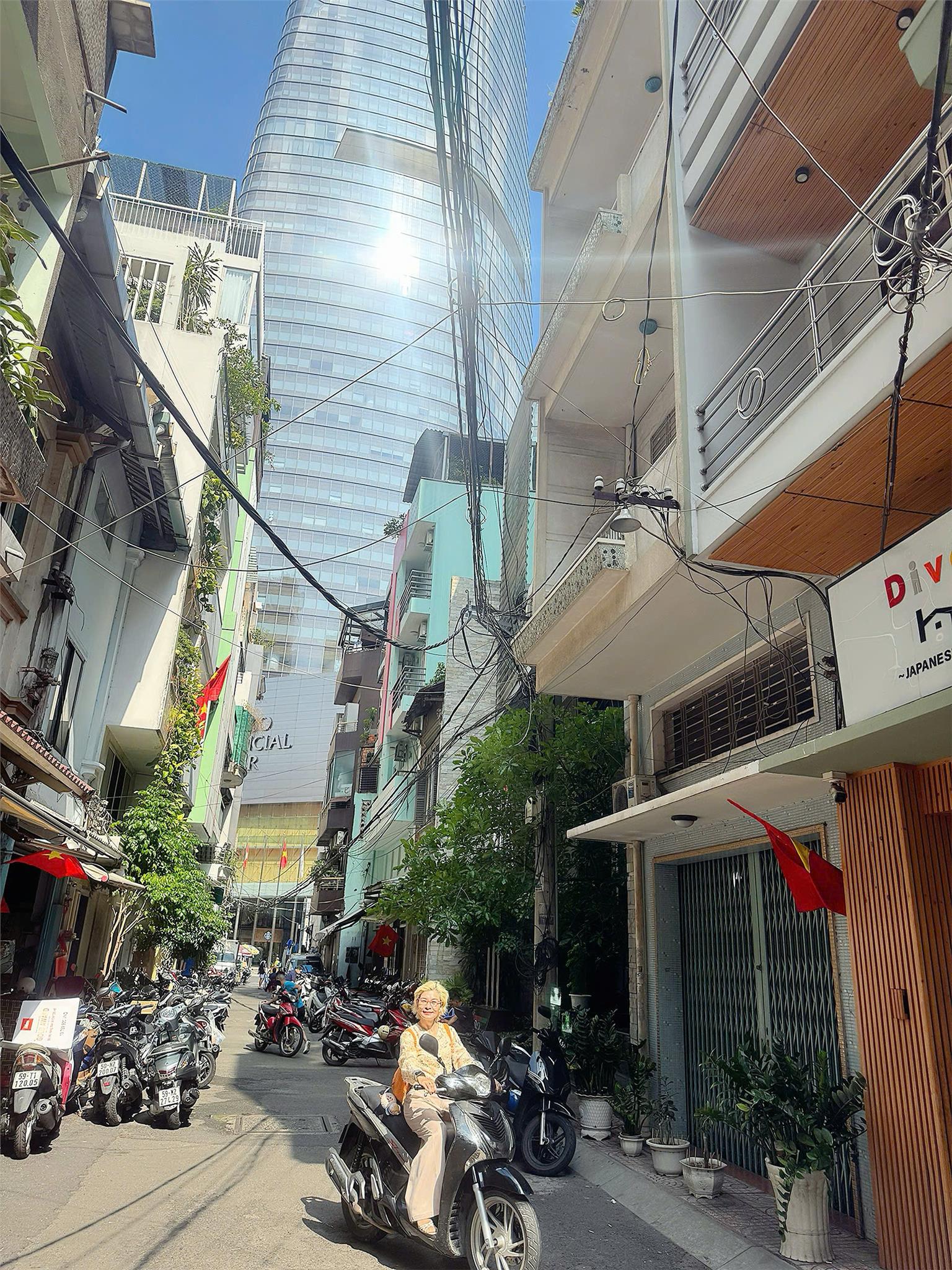 BÁN NHÀ QUẬN 1 - MẶT TIỀN XE HƠI NGỦ TRONG NHÀ THÔNG 3 CUNG ĐƯỜNG KIM CƯƠNG NGUYỄN HUỆ & HẢI TRIỀU, 16007261