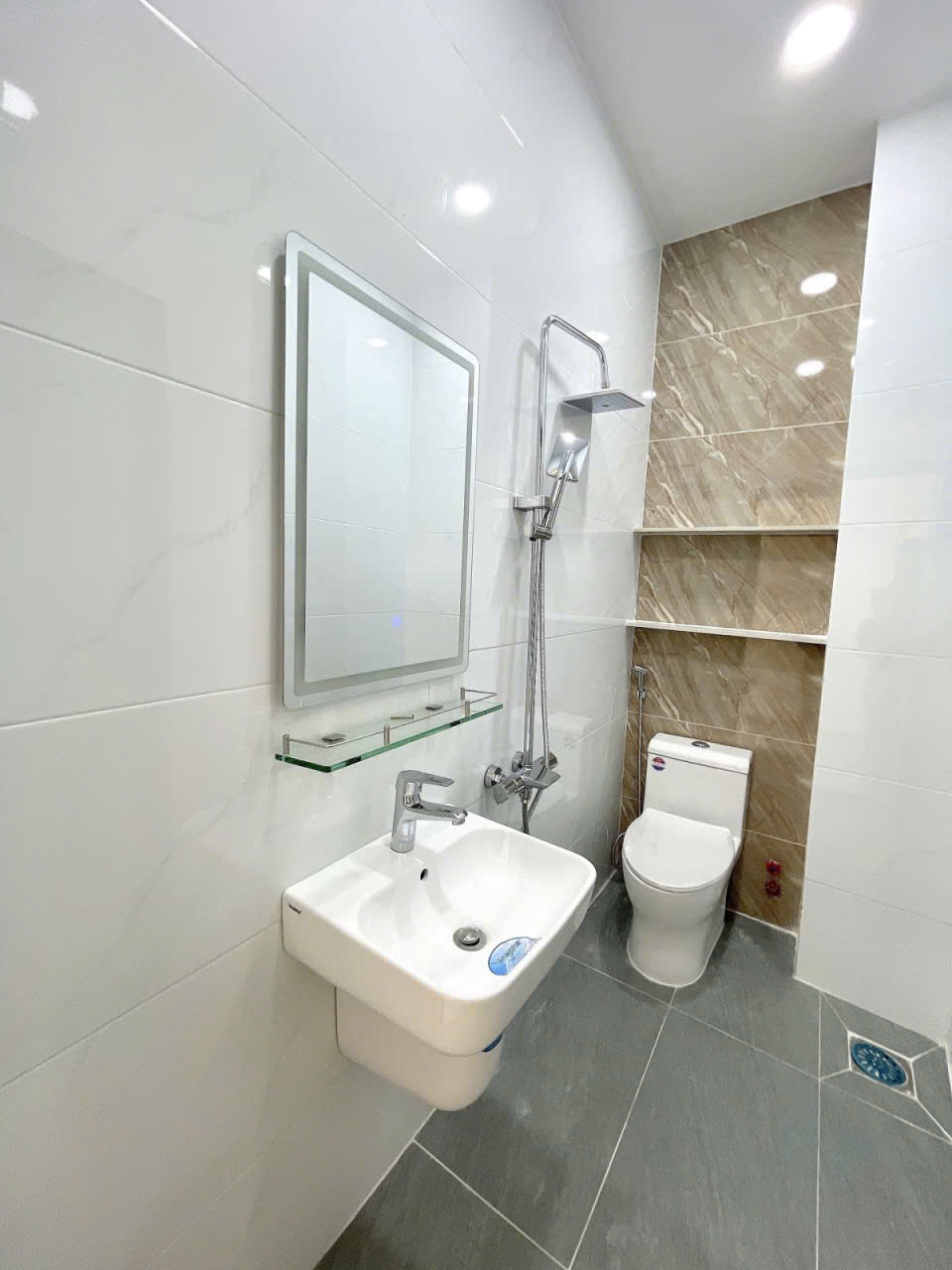 Mặt tiền Đ Số 1 BHH A gần cây xăng Văn CaoTân Phú thông Đ số 14 -60m2 -5 tầng-5 tỷ 9 16007306