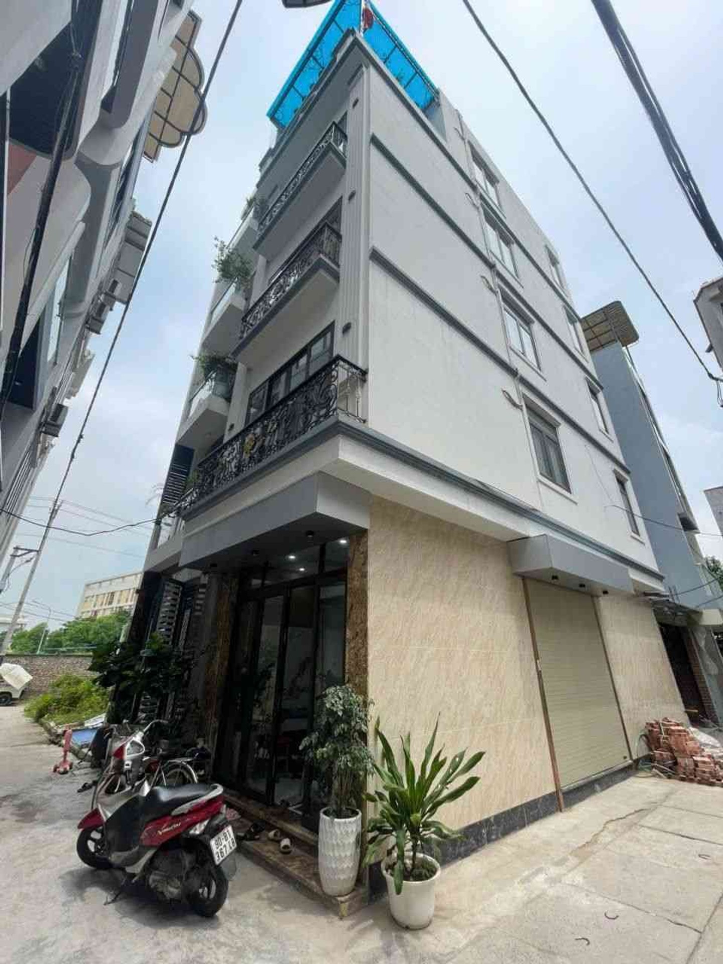 Bán nhà Trâu Qùy 9.1 tỷ 40m lô góc Ô TÔ đỗ cửa 16007344